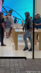 Apple Store in Irvine Spectrum – what happened?